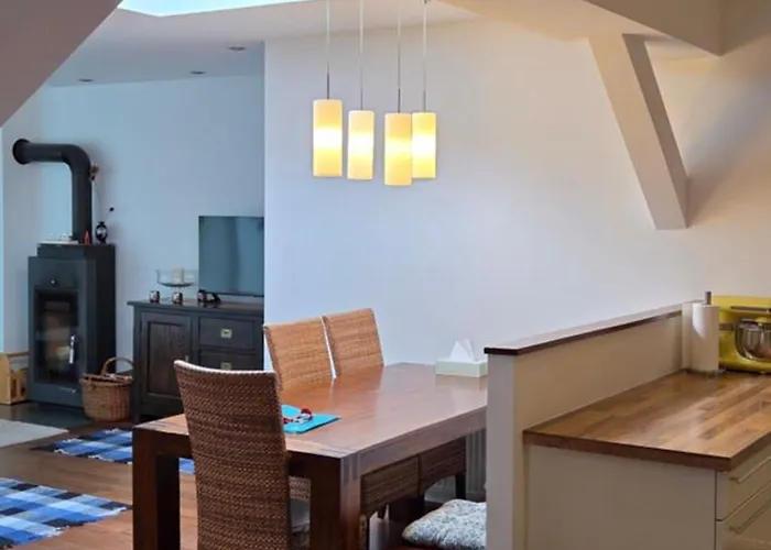 Bright Top-floor With Terrace - 2 Bedrooms - Quiet Area, 20 Min To Center וינה