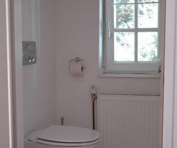 Bright Top-floor With Terrace - 2 Bedrooms - Quiet Area, 20 Min To Center דירה